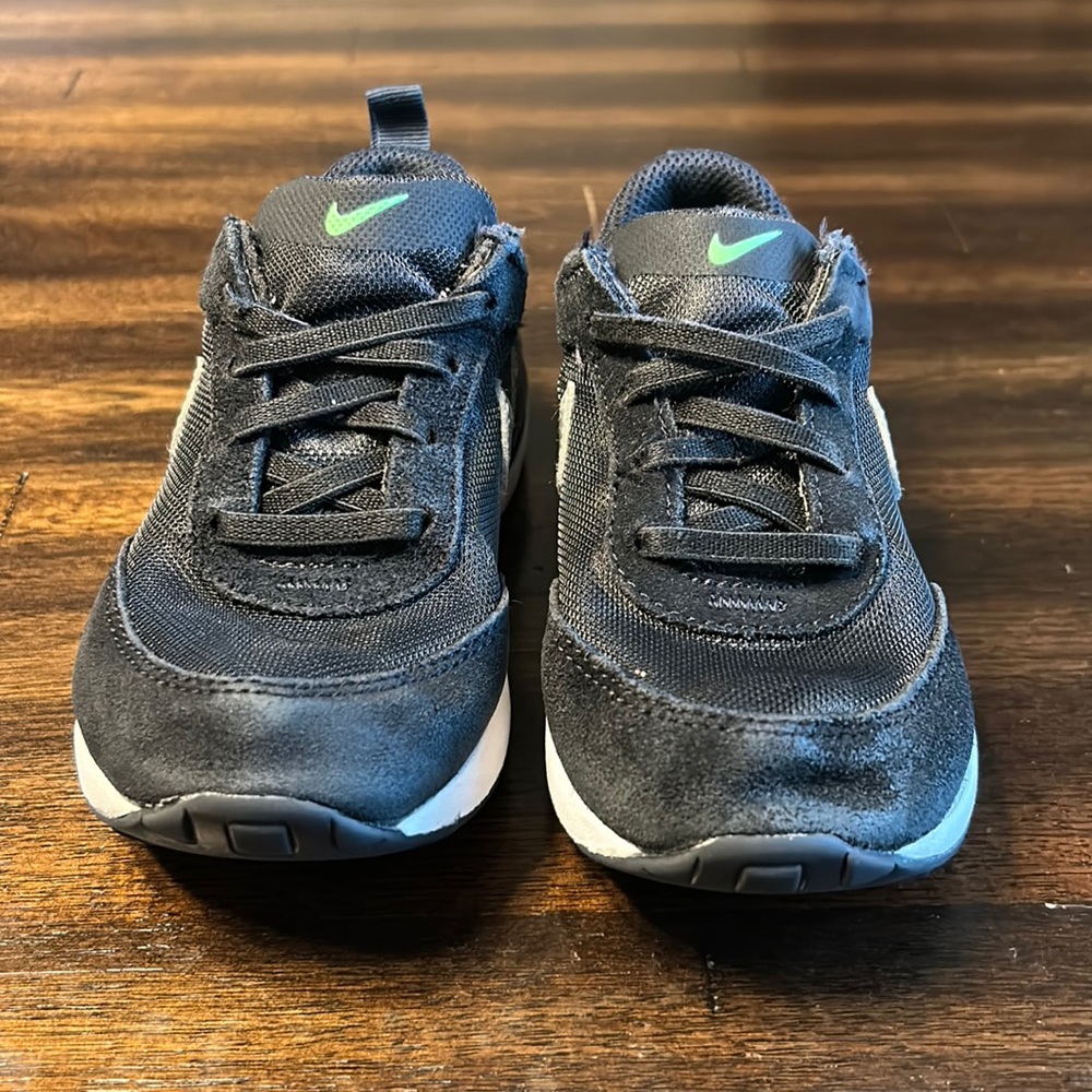 Nike Waffle One Black Toddler Boy SZ 10